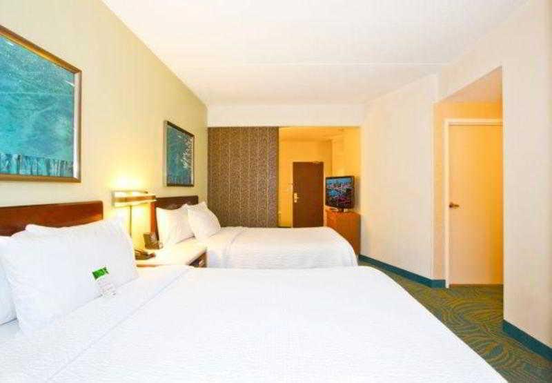 Springhill Hotel 3*