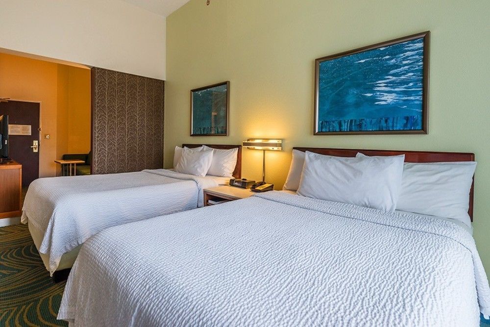 Springhill Hotel 3*
